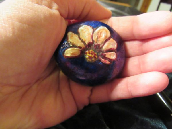 Hand-painted flower rock