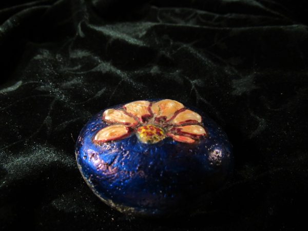 Hand-painted flower rock