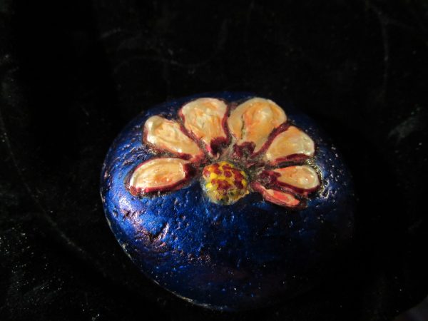 Hand-painted flower rock